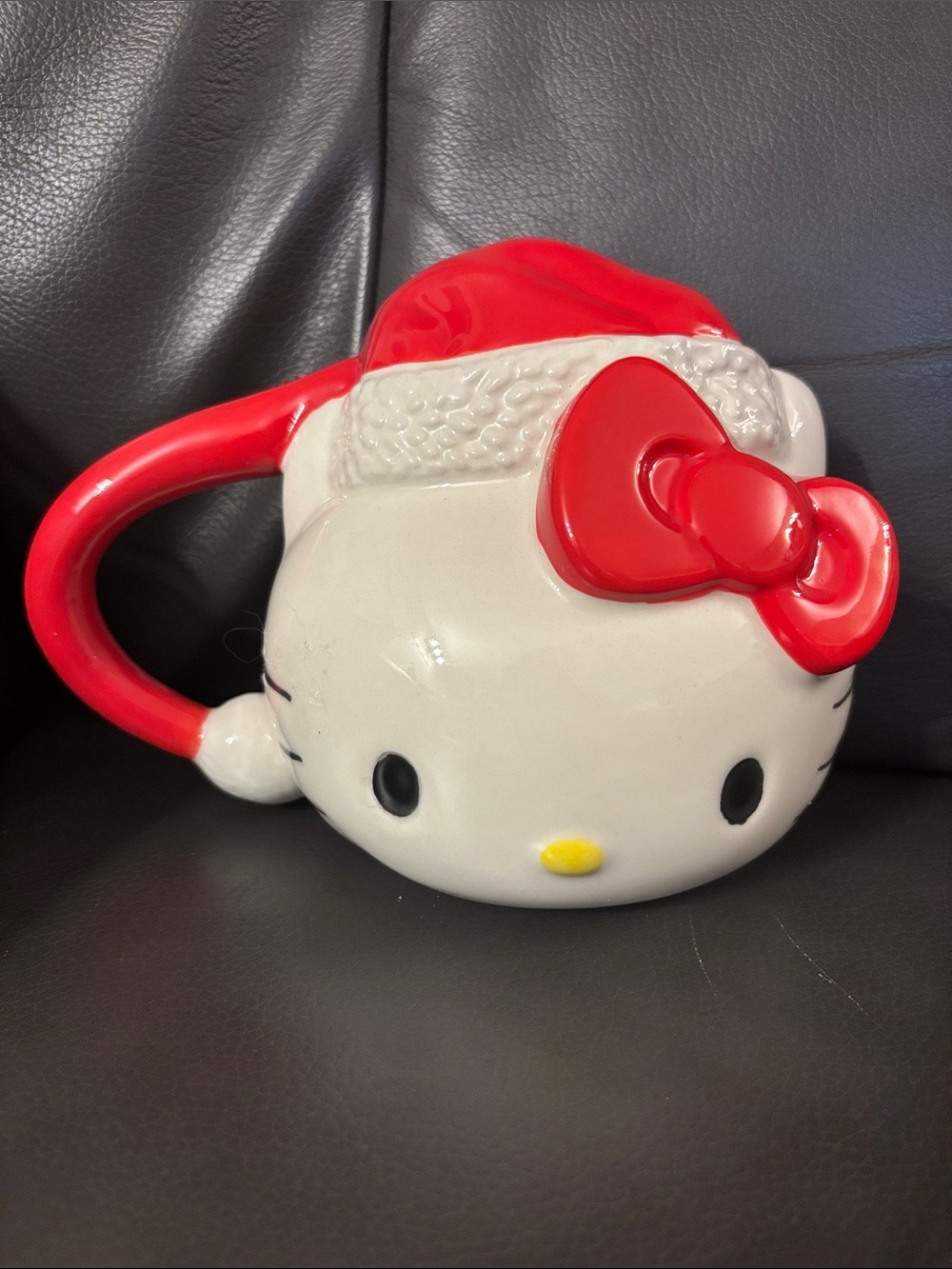 Hello Kitty White Ceramic Pencil/Pen Holder with Red Bow and Handle